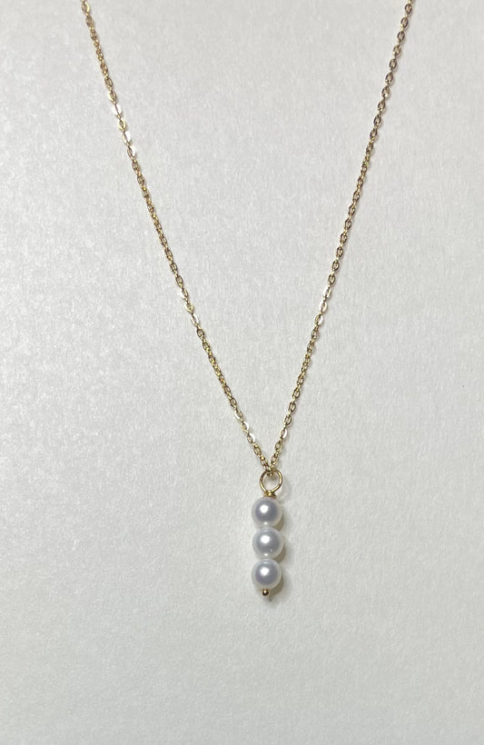 White Freshwater Gold Necklace