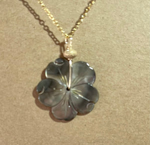 Hibiscus flower Shell necklace gold