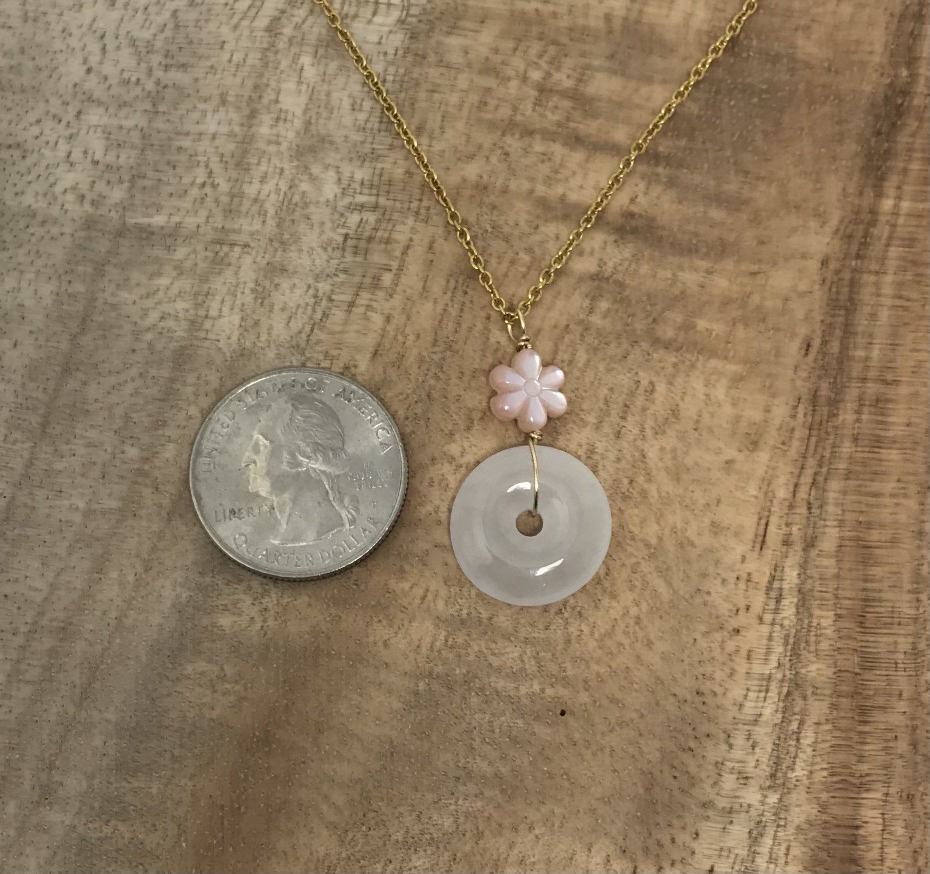 Jade and Flower Necklace Gold